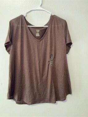 Everyday V-Neck Short Sleeve Tee in Chocolate Brown